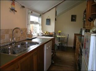 KITHCEN/BRKFST ROOM