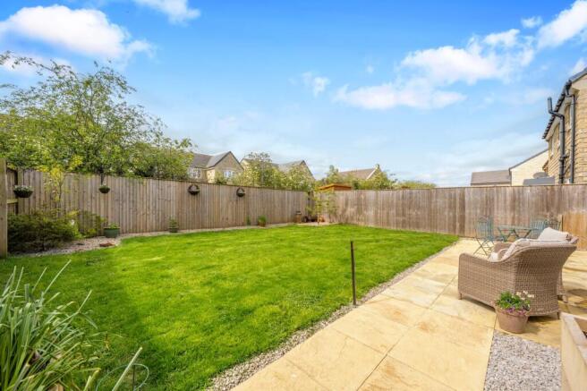 4 bed Detached for sale Image 5