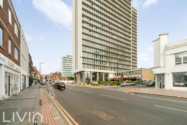 LEON HOUSE 242 -52_