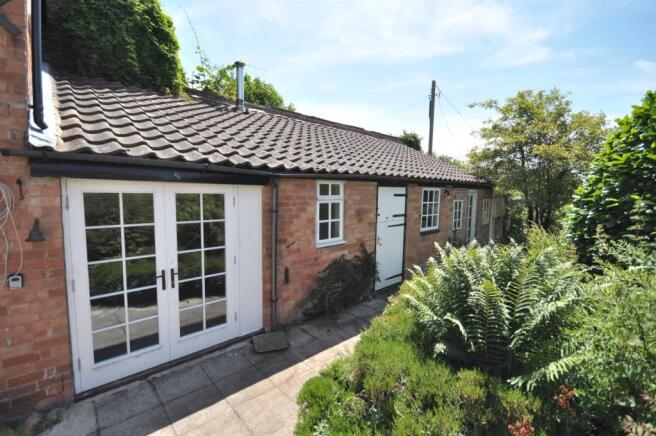 BRICK & PANTILED OUT