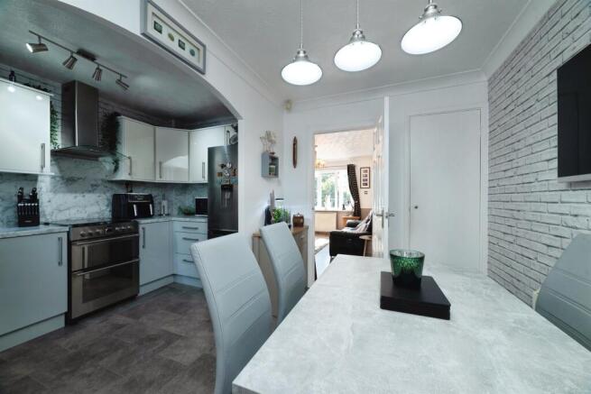 3 bed End of Terrace for sale Image 4