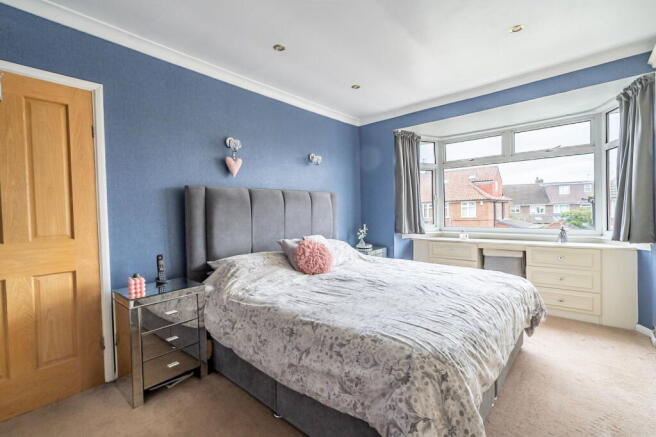 4 bed Semi-Detached for sale Image 12