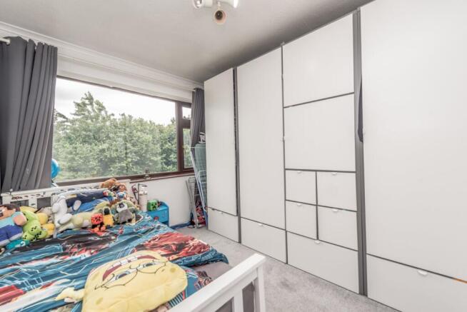 3 bed Terraced for sale Image 11