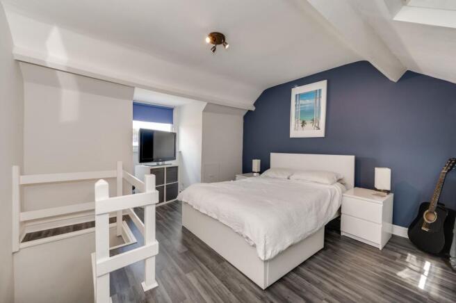 3 bed Terraced for sale Image 12