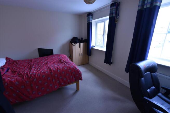 BEDROOM 2