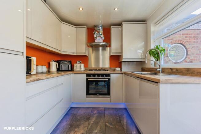 2 bed Terraced for sale Image 5