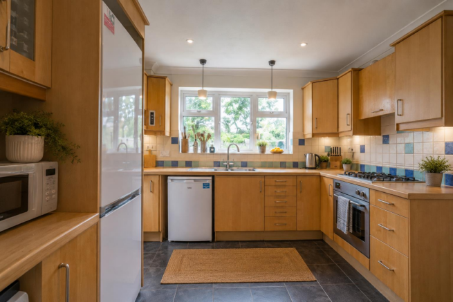1 bed House Share to rent Image 5