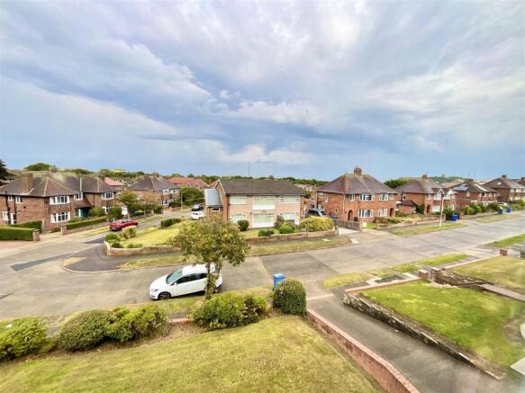 2 bed Flat for sale Image 7