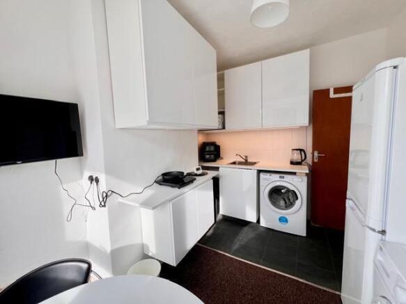 3 bed House to rent Image 12