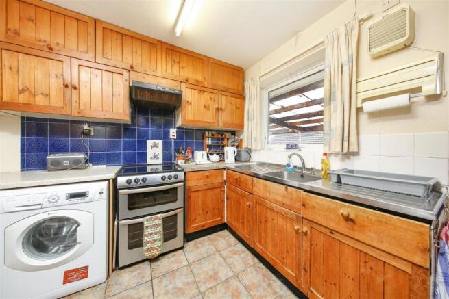 Kitchen3.jpg
