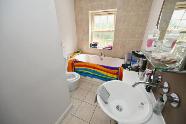 4 bed Town House for sale Image 9