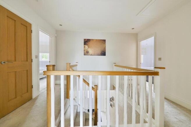 4 bed Detached for sale Image 9