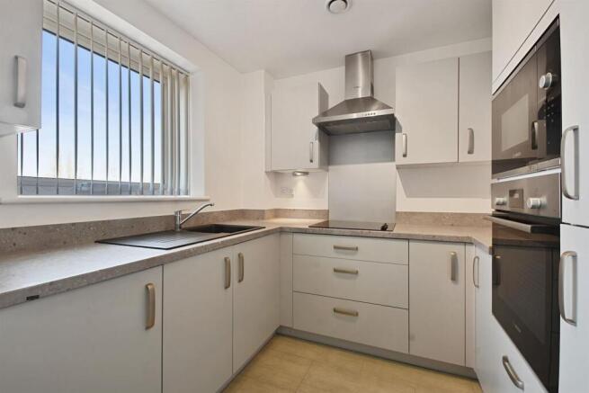 07-aeefGCMCS - 42 Lionheart Court - Kitchen -Origi