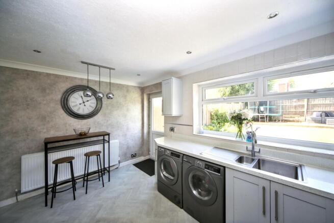 3 bed Semi-Detached for sale Image 11