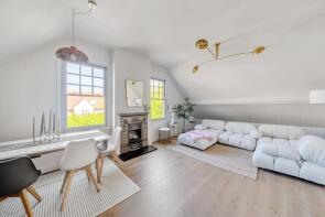 10c, Vineyard Hill Road, London SW19 7JH