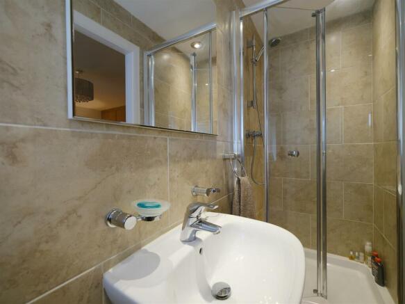 GUEST ENSUITE