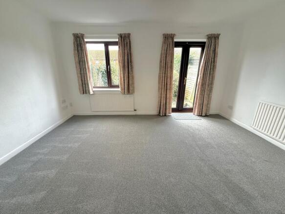 6 Dinsdale Garden...