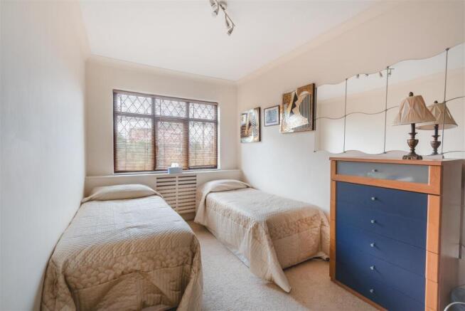 4 bed Detached for sale Image 11