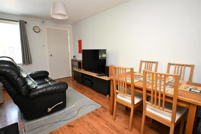 Lounge/ dining