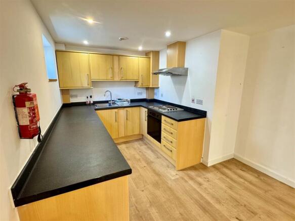 Flat 3, 16 Edgcumbe Gardens Kitchen