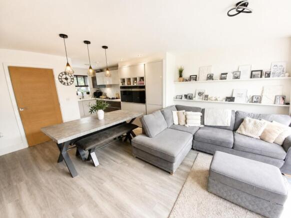 OPEN PLAN LIVING ACCOMMODATION
