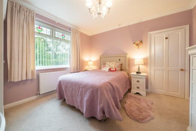 Bedroom 1-2.jpg