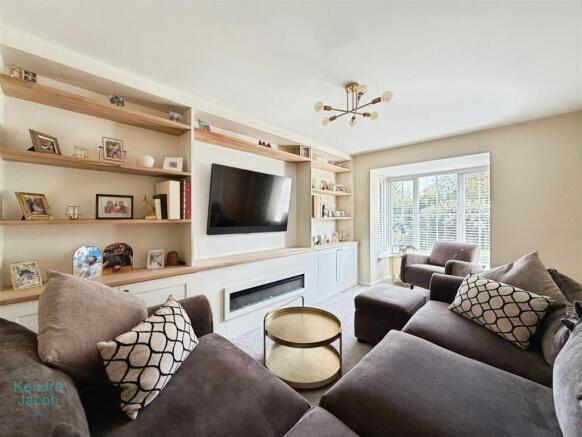 4 bed Detached for sale Image 7
