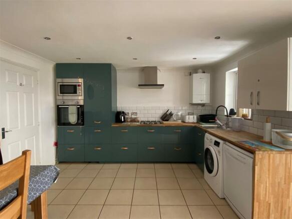 Kitchen/Dining Room
