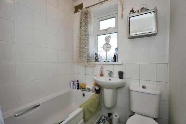 3 bed Terraced for sale Image 8