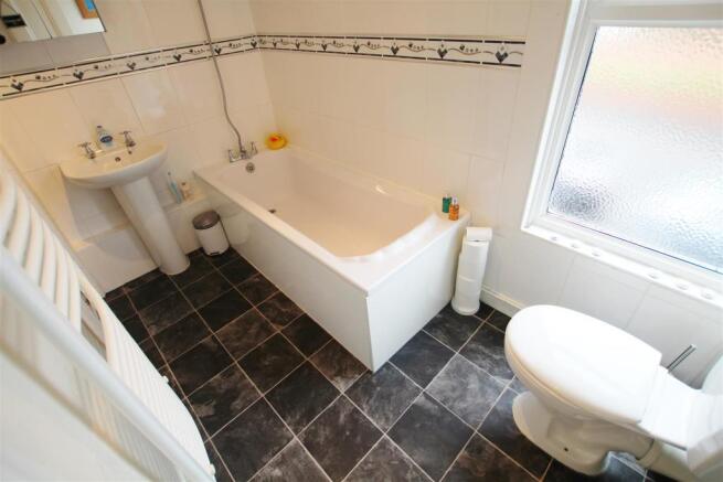 Large Re-Fitted Bathroom