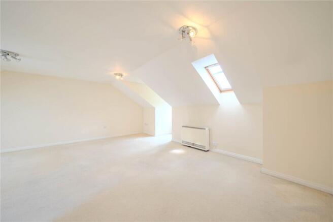 2 bed Apartment for sale Image 10