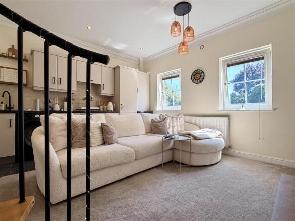 1 bed Duplex to rent Image 7