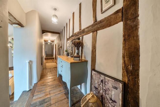 Cliff Hill Farm - Hallway.jpg
