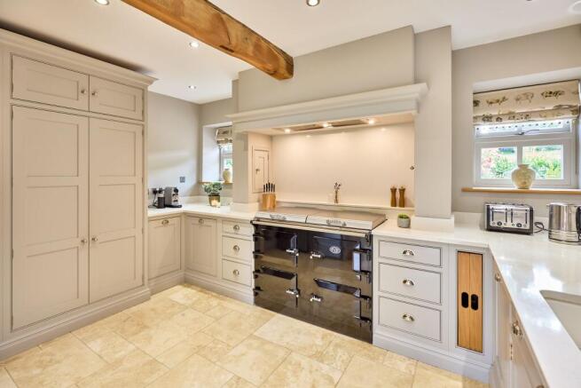 3 bed House for sale Image 4