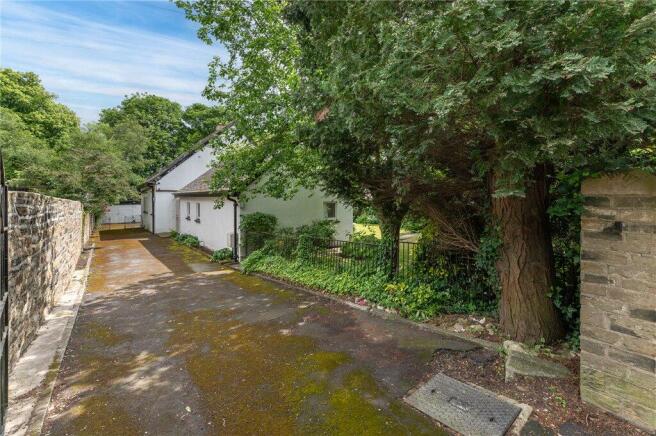 4 bed Detached for sale Image 9