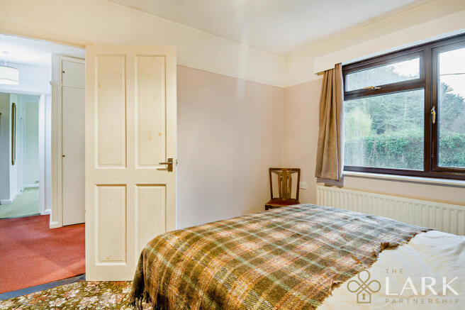 8676980-interior1...