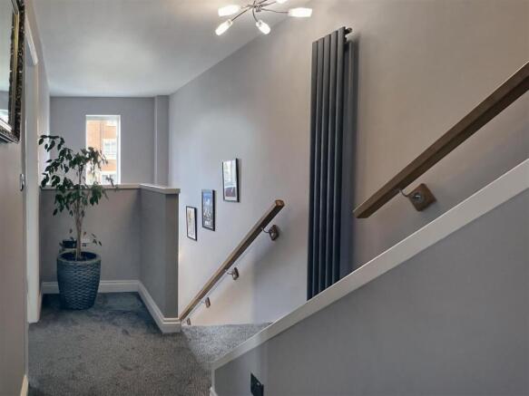 4 bed Town House for sale Image 12