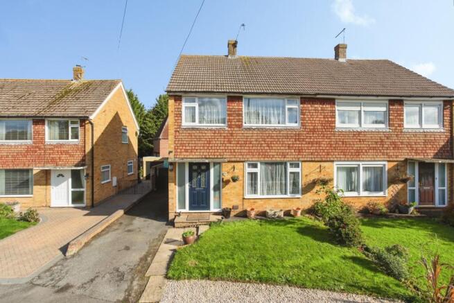 3-bed semi-detached on Pound Field, Sandhurst, Cranbrook, Kent, TN18, £325,000