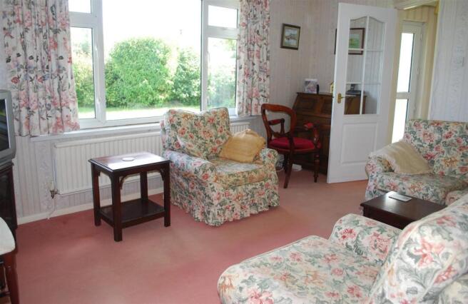lounge side view.JPG