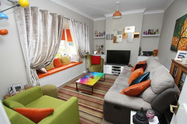Living room a.jpg