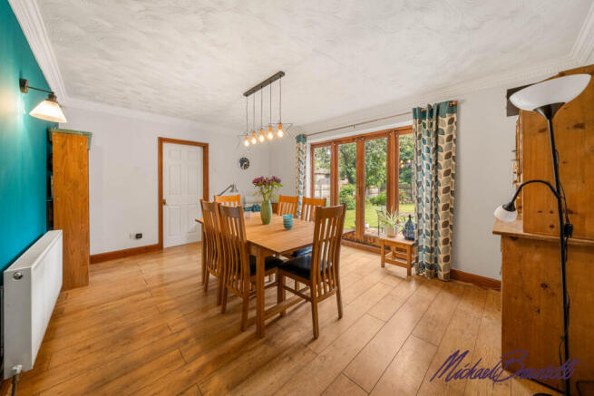 4 bed Detached for sale Image 6