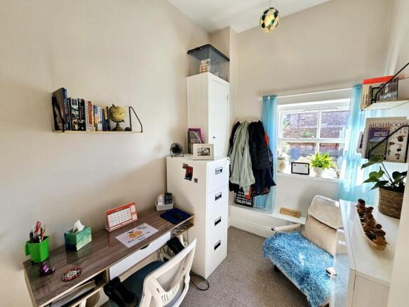3 bed Semi-Detached for sale Image 11