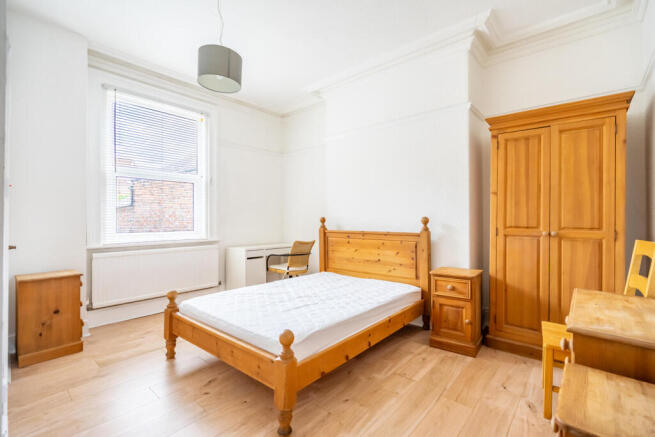 8 bed Town House for sale Image 4