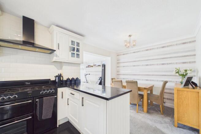 Kitchen / dining room