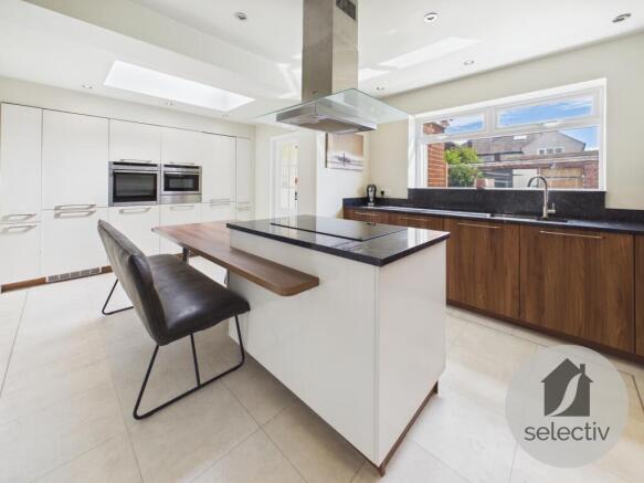 3 bed Semi-Detached for sale Image 3