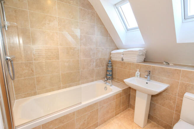 Family Bathroom 