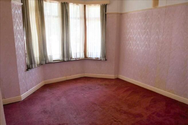 BEDROOM 1 (Front):
