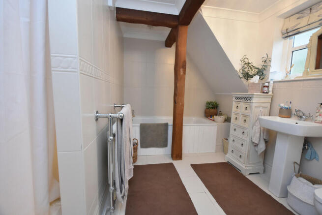 Master Bedroom En...