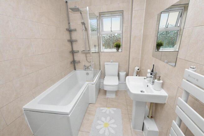 2 bed Apartment for sale Image 8