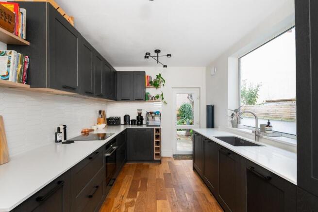 8V8ARD - Kitchen E.jpg